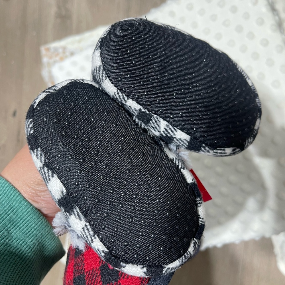 Slippers - Picture 4 of 5
